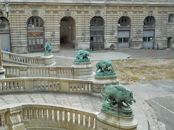 louvre